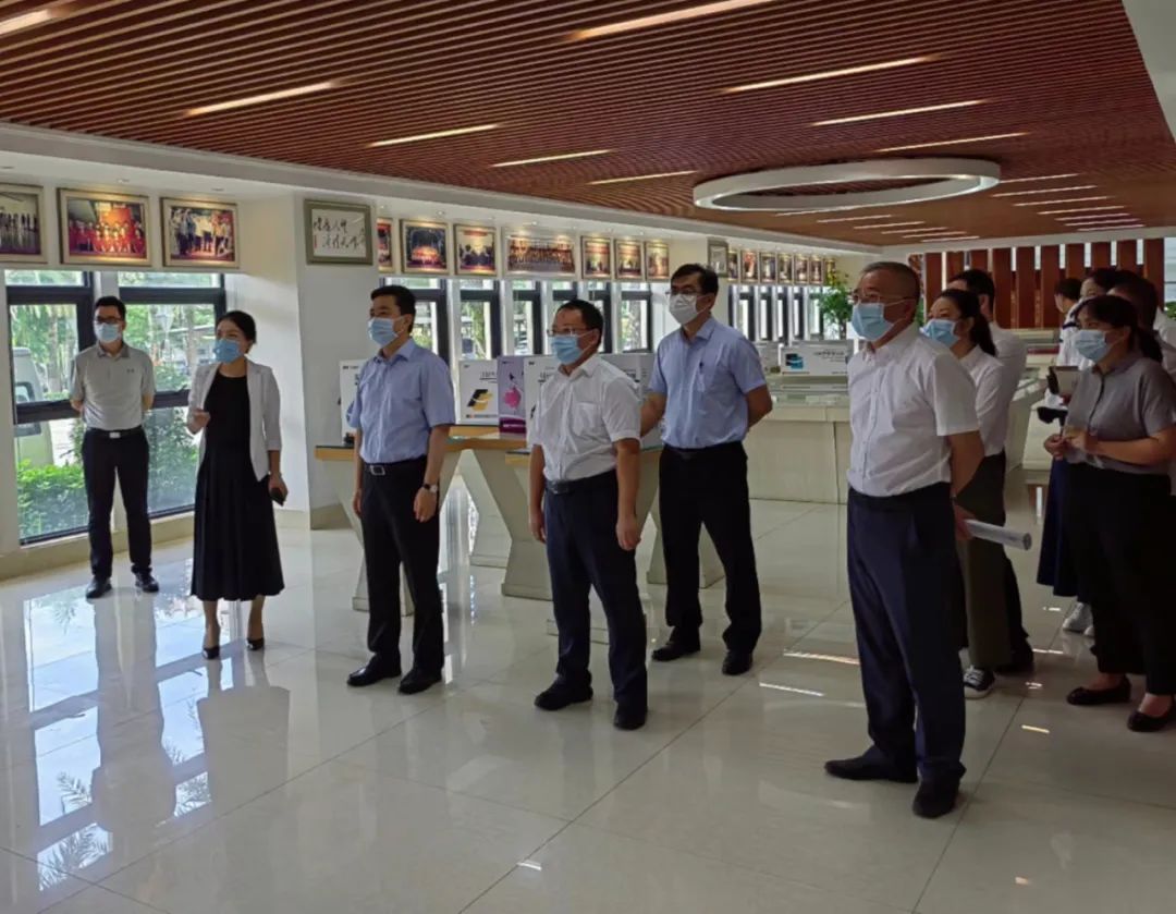 海南省委常委、海口市委書(shū)記羅增斌一行調(diào)研公司